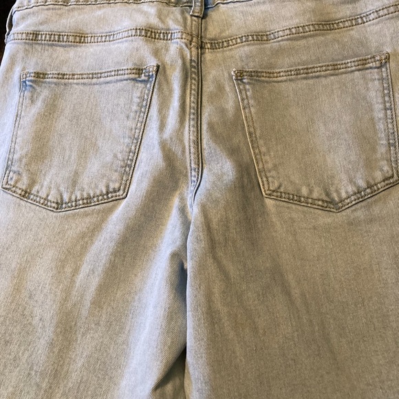 Women’s Jeans - Picture 5 of 5